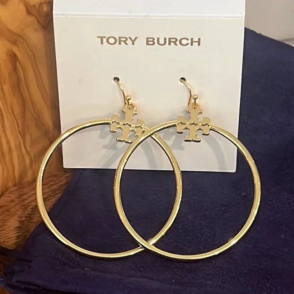 Tory Burch Stocked-T Hoop - Picture 13 of 16